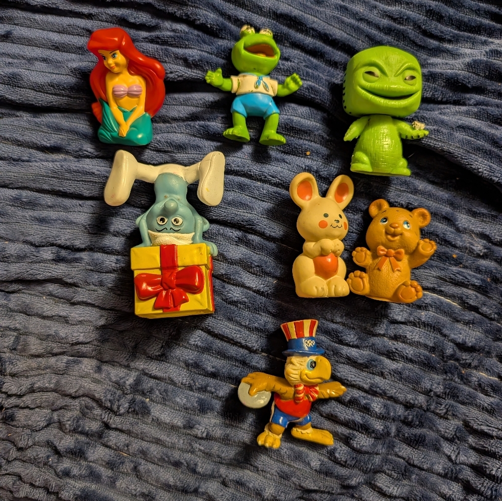 Random Kids Toy Figurine Set